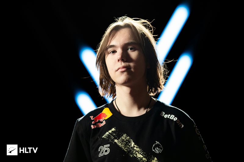 次铲球引发 次铲球引发